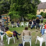 Stuhlkreis im Freien beim Asa-FF Sommerlager 2016