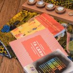 Bunte Bücher "turnting to one another", "TA LÄRM" und "Beautiful Trouble".