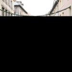 Teilnehmende des Workshops spazieren durch ddie Altstadt von Bayreuth