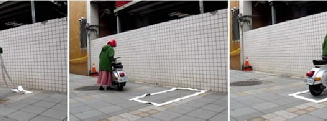 Utopia Toolbox Drei Bilder nebeneinandergelegt. Im ersten Bild klebt eine Frau mit Motorradhelm eine rechteckige Unterlager auf den Boden. Im zweiten Bild steht sie an ihrem Moped. Im dritten sitzt sie auf ihrem Moped, dass auf der aufgeklebten Unterlage steht. Alle Bilder sind aus demselben Winkel aufgenommen